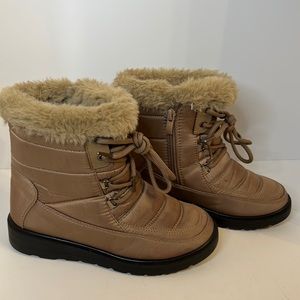 BROWN KIDS LIGHT WEIGHT WINTER BOOTS SZ 4